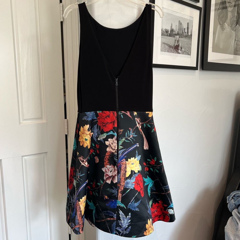 Alice and Olivia Dress Size 4 - Picture 3 of 9